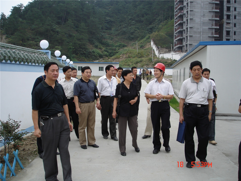 16湖北省建设厅副厅长武孟灵视察视察K8凯发旗舰厅集团十堰市游泳馆项目部