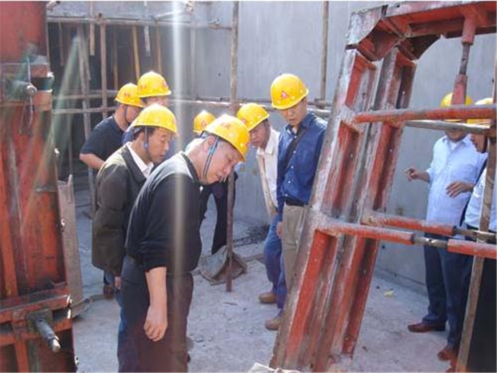 5国家建设部、中建协向导专家旅行西安公司项目部